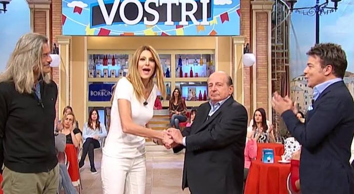 Magalli vs Volpe, bacio in diretta. Quella Volpe di Adriana: “Accetto le scuse per quello che è accaduto in trasmissione”, per il resto c’è il tribunale!