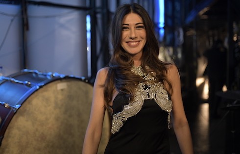 Sanremo 2018, Virginia Raffaele irrompe all’Ariston. E Baglioni imita Belen pur di farla cantare!