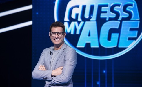 Guess My Age: con Enrico Papi e concorrenti vip al via su Tv8 la quarta edizione