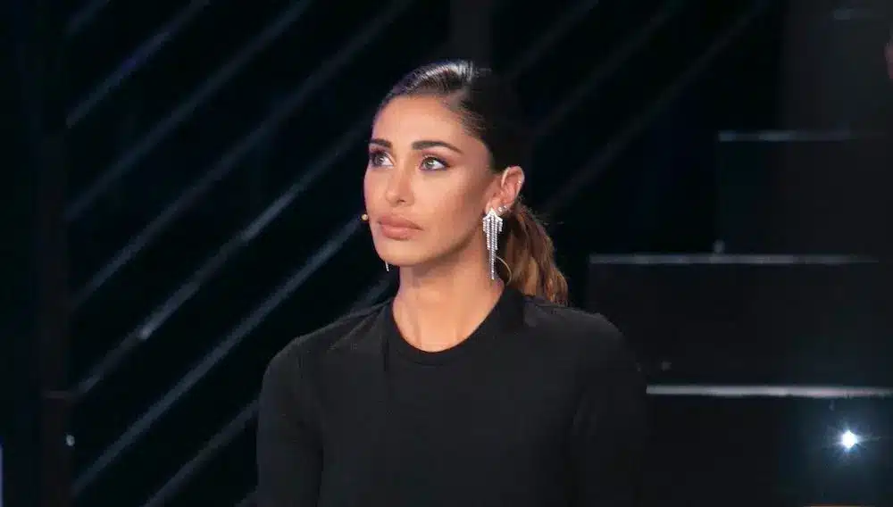 Belen Rodriguez dà buca alla prima di Stasera C’è Cattelan