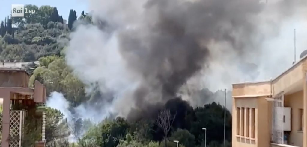 Incendio a Roma, evacuata la sede Rai di via Teulada